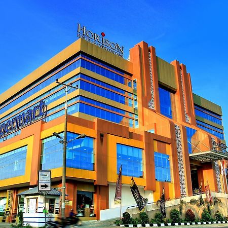 Horison Hotel Pematang Siantar Kültér fotó