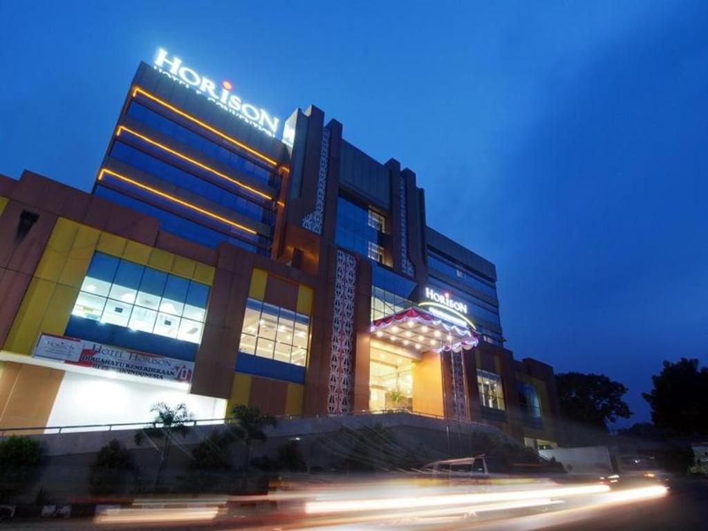 Horison Hotel Pematang Siantar Kültér fotó
