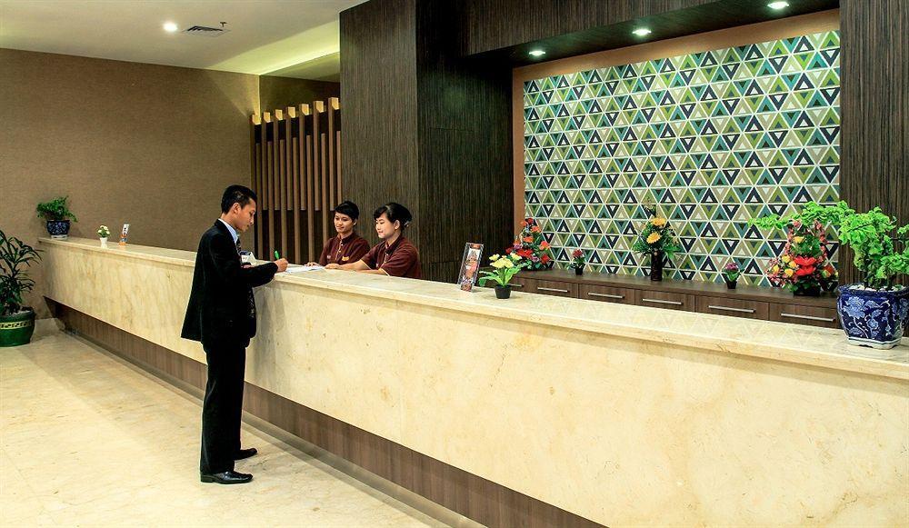 Horison Hotel Pematang Siantar Kültér fotó